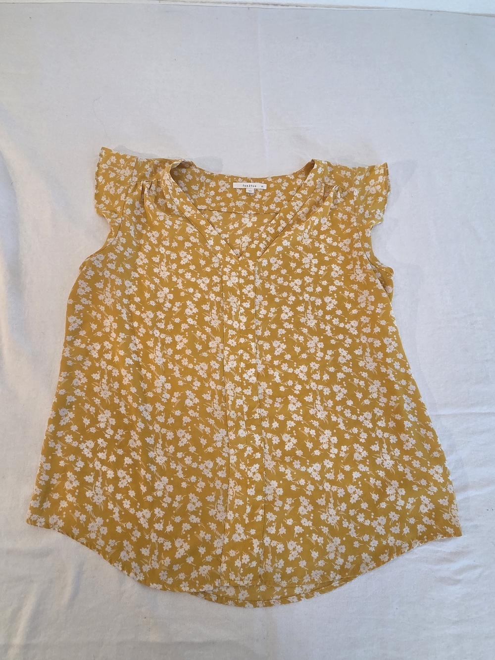 Fun 2 Fun Yellow Floral Cap-Sleeve Women's Top.